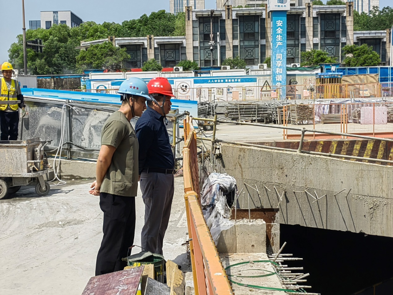 五一慰問暖人心,安全督導促發(fā)展